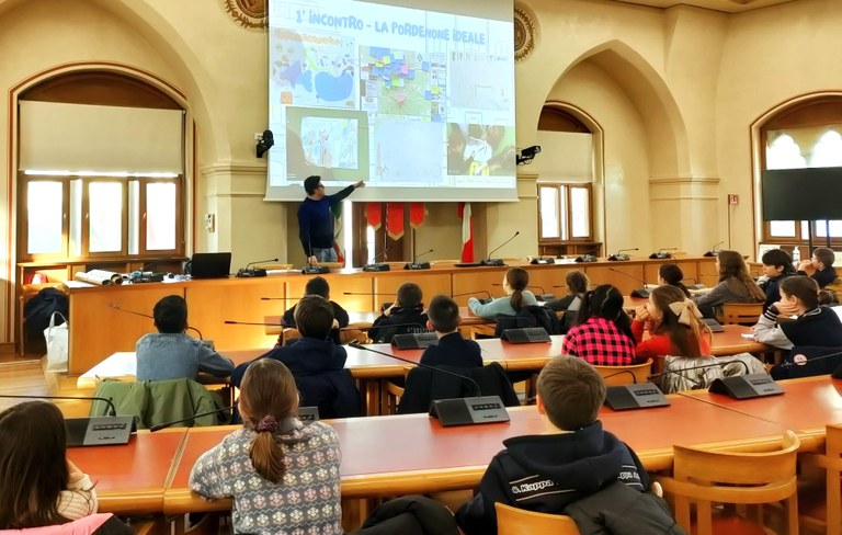 Consiglio comunale dei ragazzi e il progetto “Dalla scuola alla città”